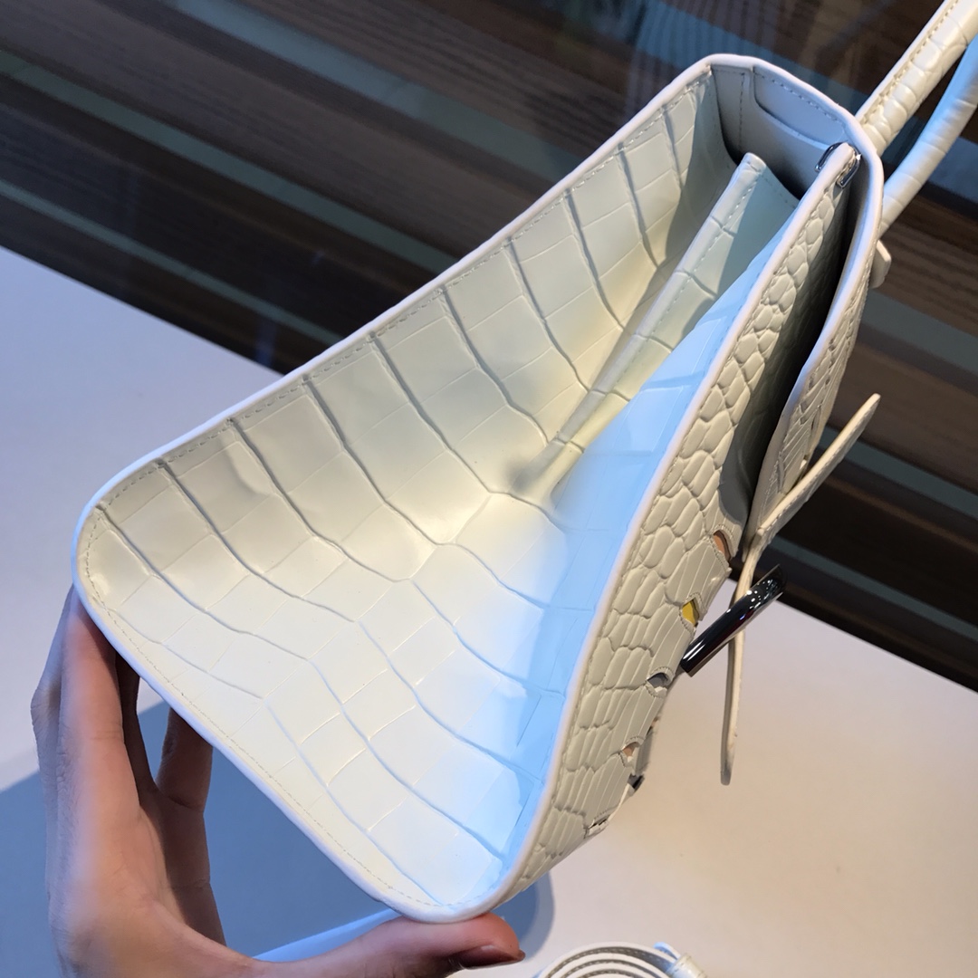 델보 브리앙 MM 크로커다일 토트백 화이트